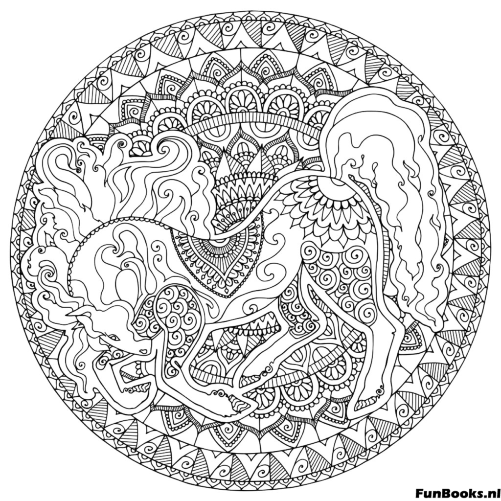 Majestueus paard verwerkt in een cirkelvormig mandala ontwerp kleurplaat