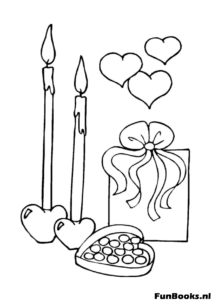 Romantische setting met brandende kaarsen cadeaudoos en harten kleurplaat voor Valentijnsdiner